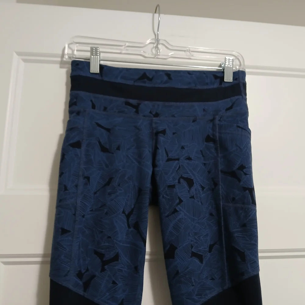 Athleta Tropical Excursion Leggings Small - Picture 7 of 10